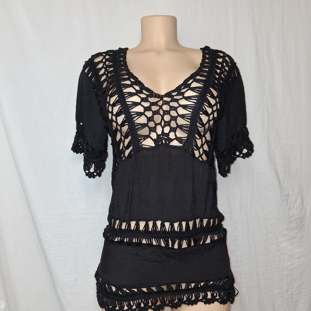 Renjo Womer Size M  Summer Chic Black Crochet Swim Cover-Up